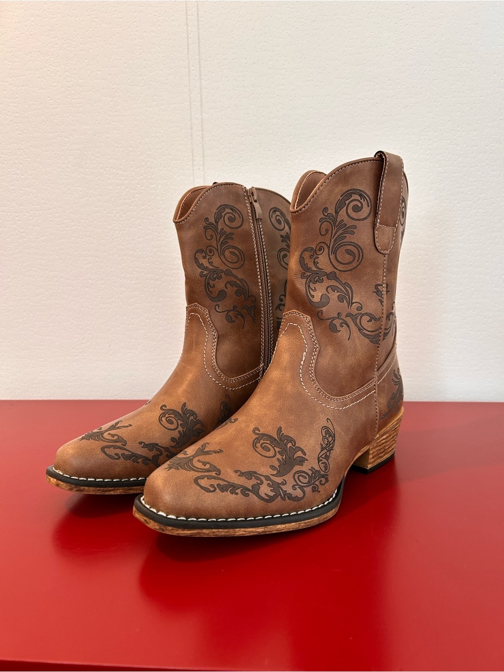 Dream Pairs Size 7 Brown Embroidered Western Short Boots - Picture 6 of 12